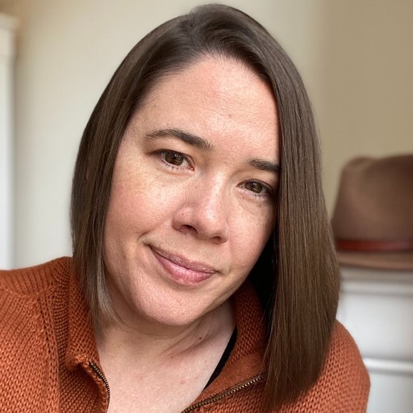 Meet your Posher, Shelly - Picture 1 of 10